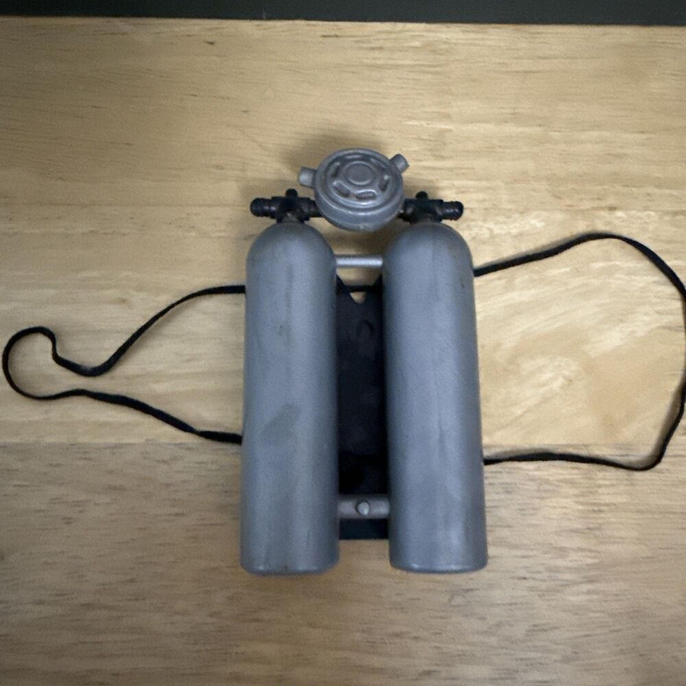 1964 Vintage Hasbro GI Joe Gray Silver Sea Sled Scuba Tank Adventure Set